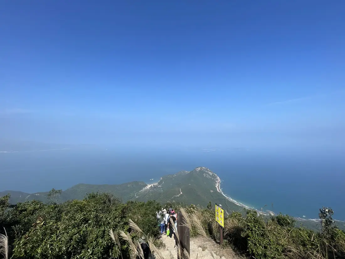 大雁顶半山半海的观景台