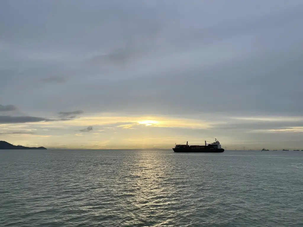 大湾区一号海上夕阳