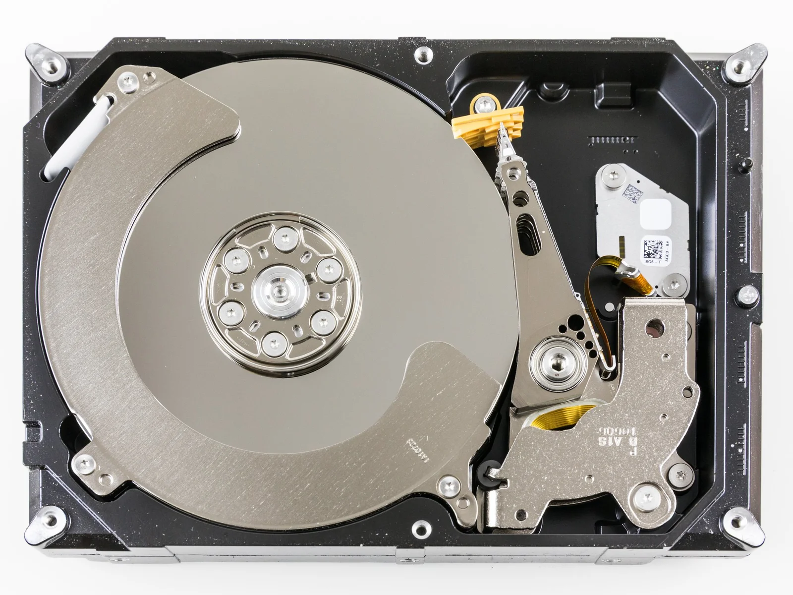 Seagate 机械硬盘内部盘片与磁头实拍